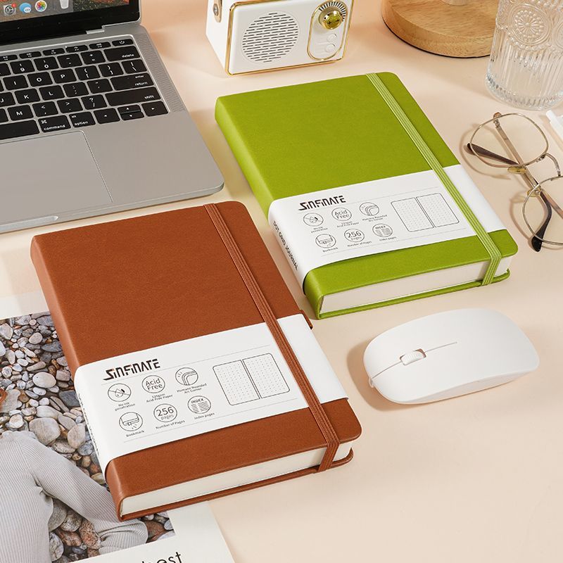 Notebook Dotted A5 - Cuaderno A5 Gestippeld notitieboek Bullet Hardcover
